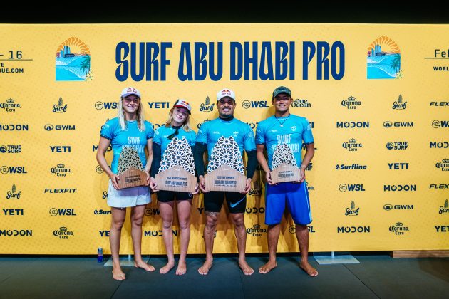 Molly Picklum, Caitlin Simmers, Italo Ferreira e Rio Waida, Surf Abu Dhabi Pro 2025, Abu Dhabi, Emirados Árabes. Foto: WSL / Manel Geada.