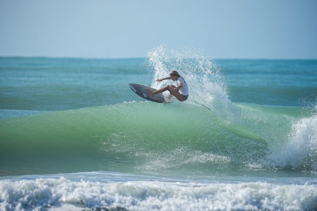 Valentina Zanoni, Surf de Base 2025, Praia do Borete, Porto de Galinhas (PE). Foto: Thiago Cavalcanti.