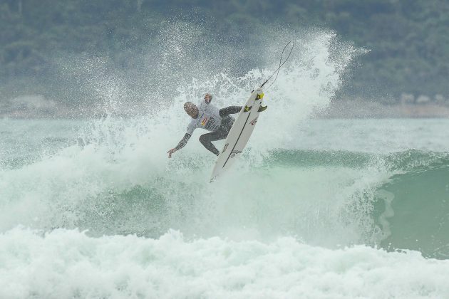 Heitor Alves, Guarda do Embaú Surf Festival, Taça Brasil 2025, Palhoça (SC). Foto: Márcio David.