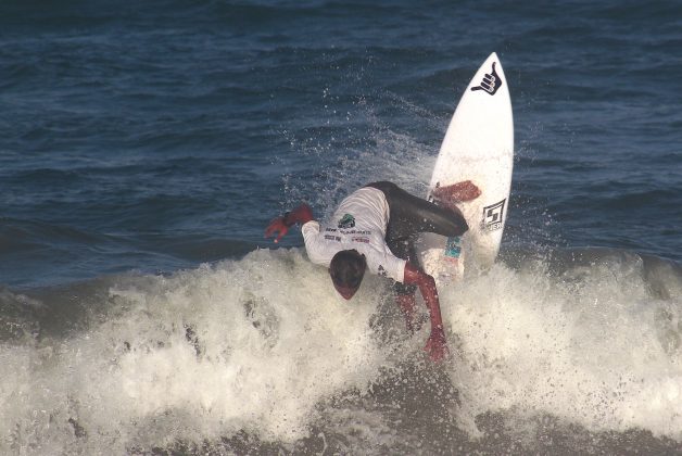 Arthur Vilar, Surf Brasil Base 2026, Seletiva Norte-Nordeste, Barra do Camaratuba (PB). Foto: Alexandre Gondim.