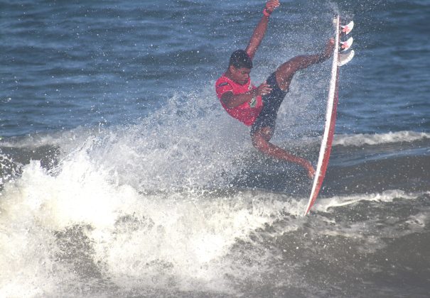 Nicolas Silva, Surf Brasil Base 2026, Seletiva Norte-Nordeste, Barra do Camaratuba (PB). Foto: Alexandre Gondim.