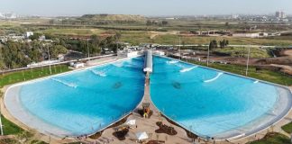 Estilhaço de míssil atinge piscina
