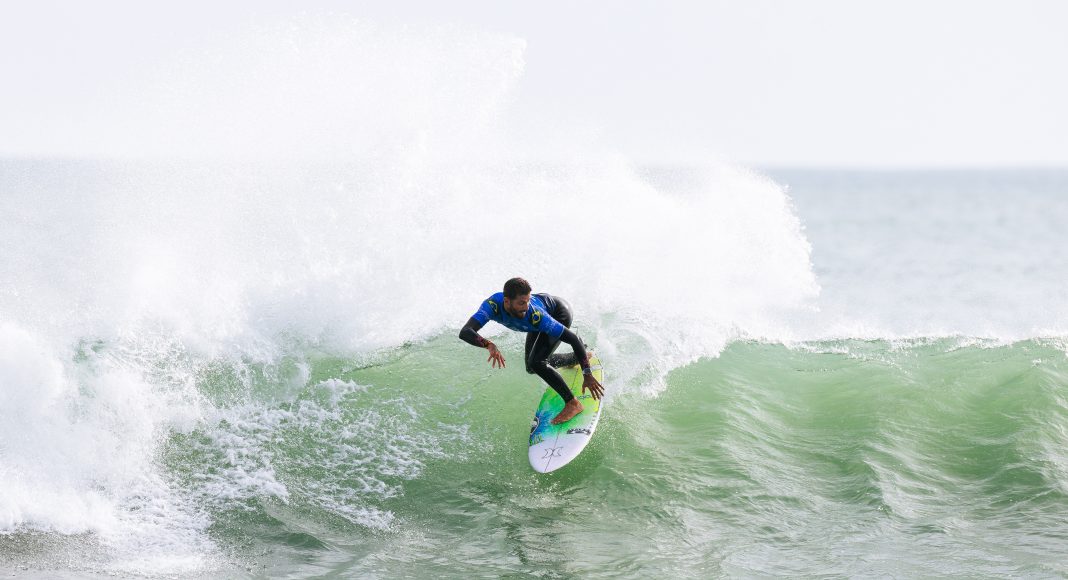 Filipe Toledo brilha e avança no New Zealand Pro 2026