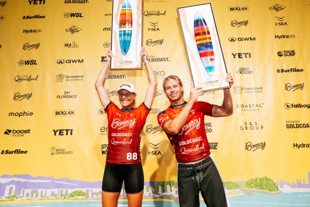 Stephanie Gilmore e Ethan Ewing, Gold Coast Pro 2026, Snapper Rocks, Queensland, Austrália. Foto: WSL / Beatriz Ryder.