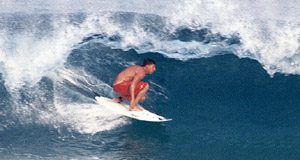 Boas ondas recebem final do WQS no Hawaii