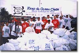 Campanha Da Hui coleta lixo nas praias paulistas