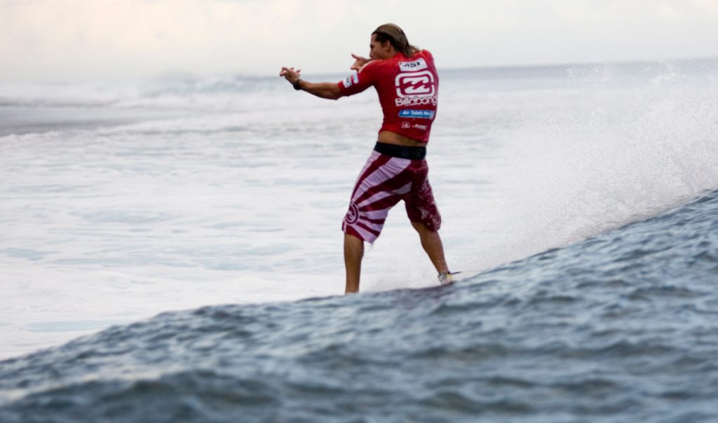 Andy Irons durante Billabong Pro 2006, em Teahupoo, Tahiti. Preservar a história do esporte é fundamental, bem como organizar e produzir novas informações a partir do conhecimento disponível.