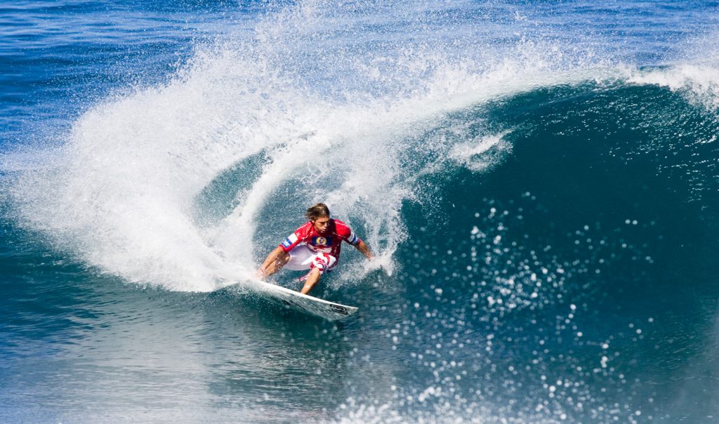 Andy Irons durante o Pipe Masters de 2005.