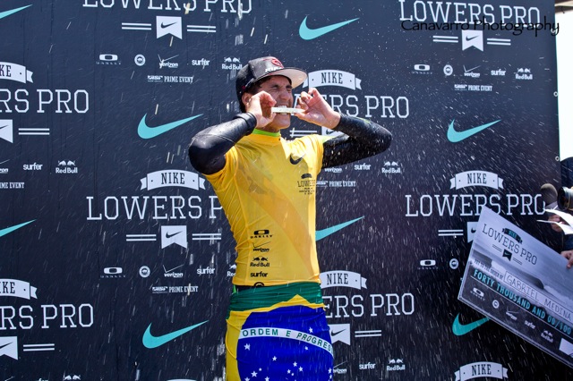 Gabriel Medina comemora a vitória do Lowers Pro 2012, em Trestles, Califórnia (EUA), na época válida como etapa Prime do WQS.