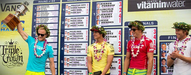 Gabriel Medina, de amarelo, vice-campeão da Vans World Cup 2012 em Sunset Beach.