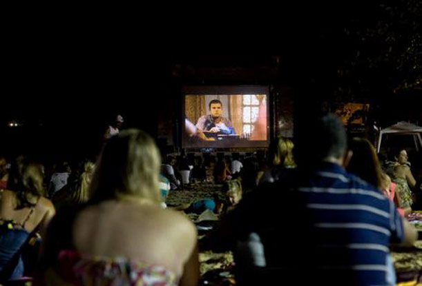 Festival de Cinema de Ubatuba contará com sessões ao ar livre no feriado de Corpus Christi.
