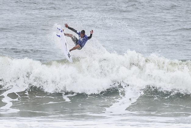 Peterson Crisanto Nutry Surf Pro/Am 2014, Brava, Matinhos (PR). Foto: Marcio Tibilleti.