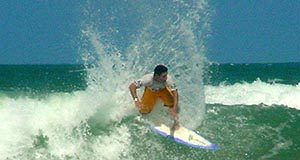 Praia do Futuro (CE) recebe Bad Boy Classic Surf