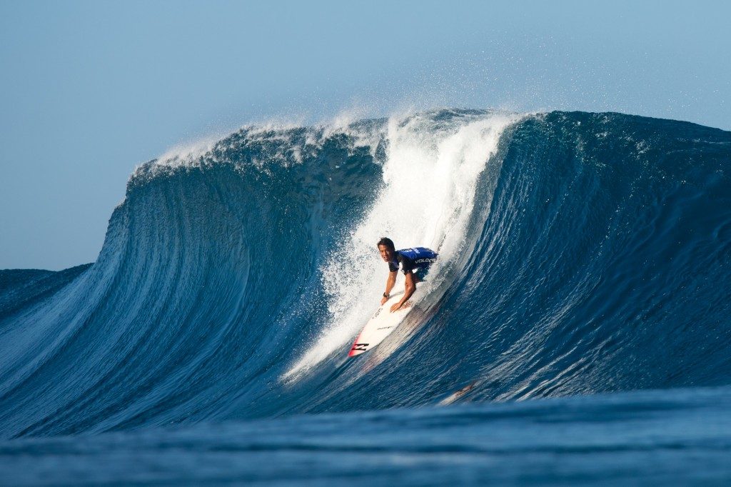 Já garantido na elite em 2019, Seth Moniz participa do Billabong Pipe Masters.