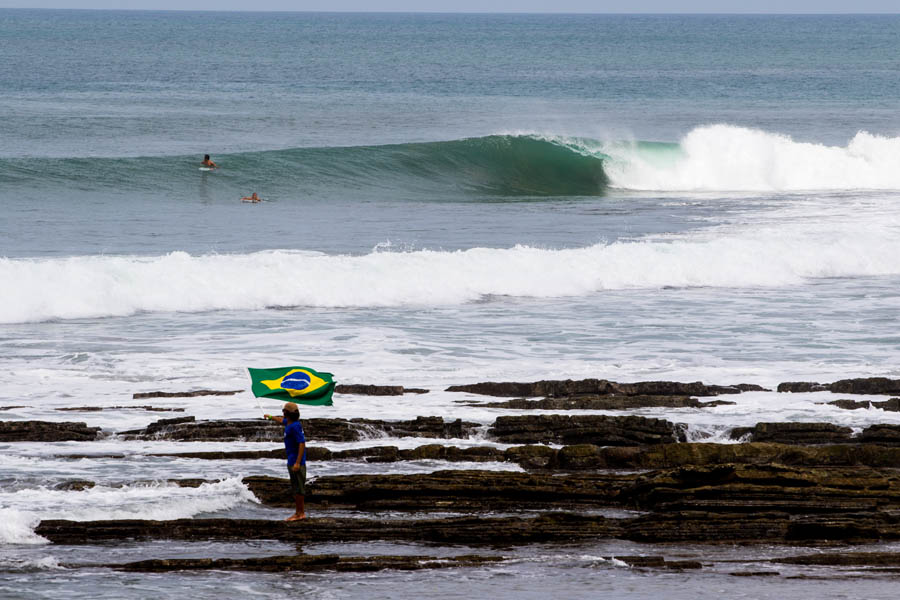 No surfe, o Brasil poderá levar no máximo quatro representantes (dois homens e duas mulheres).