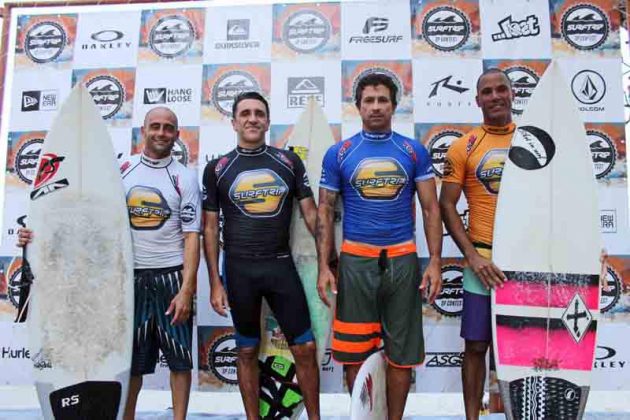 PodioMaster Circuito Surf Trip SP Contest, segunda etapa, Pitangueiras, Guarujá. Foto: Thais Serra.
