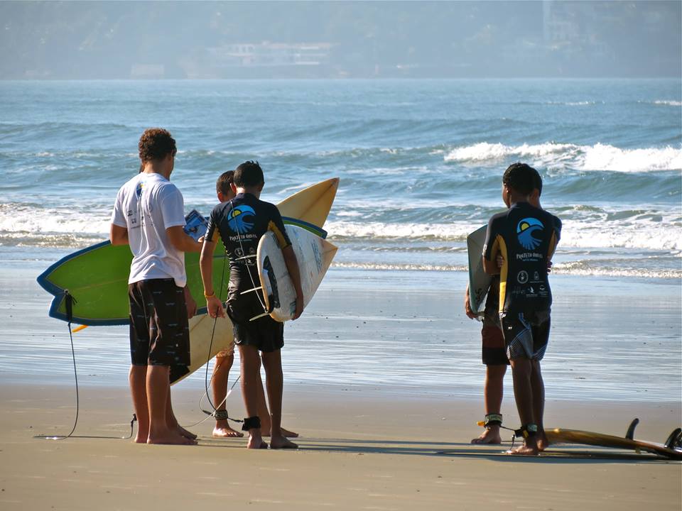 Projeto Ondas trabalha com crianças em situação de vulnerabilidade social no Guarujá.