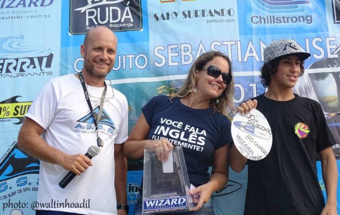 Renan Pulga ganha bolsa de estudos da Wizard Sebastianense de Surf, etapa final, Maresias. Foto: Waltinho Adil.
