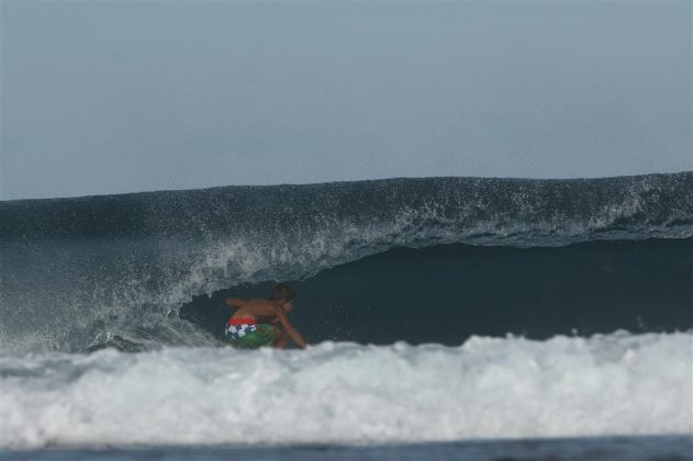 Vitor Ferreira, Mentawai. Foto: Bruno Veiga / Liquid Eye.