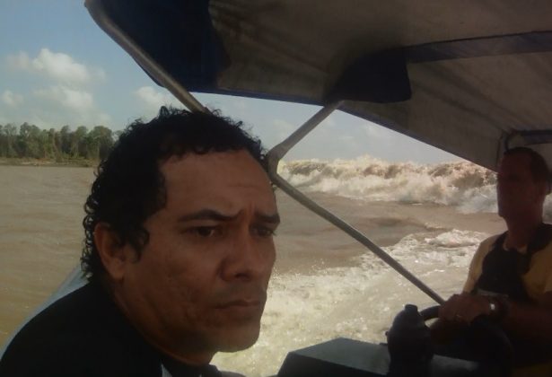 George Noronha e Chico Pinheiro no Rio Amazonas-Arquipélago do Marajó-PA 2 Expedição Pororoca do Marajó 2015 – Chaves - Pará. Foto: Luciano Amaral.