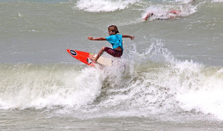 Guilherme Lemos - Campeão Kid (sub 08) da etapa e do circuito 2015 Dore Surf Kids. Foto: Eros Sena.