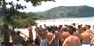Longboarders invadem a praia da Baleia (SP)