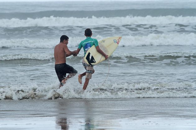 Esea1 Encontro Paulista entre Escolas de Surf. Foto: Adriana Berlinck.