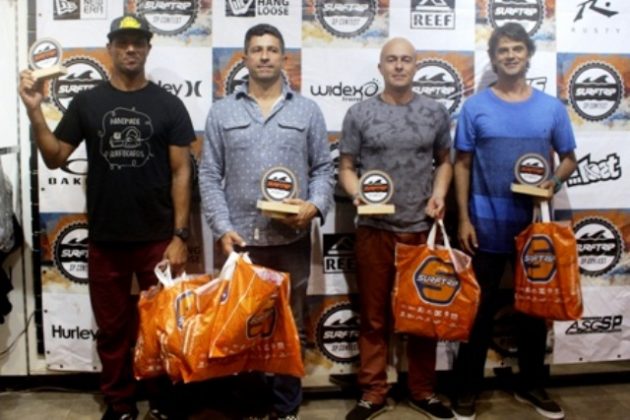 Finalistas Master Festa coroa campeões da temporada do Surf Trip SP Contest. . Foto: Divulgação.