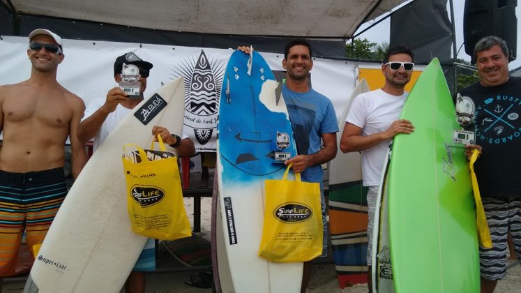 Categoria Master: 3o Ricardo Saheli, 2o Douglas Lima, 4o Pedro Bezerra e 1o Oscar de Souza I Festival de Surf HD & HD Energy Drink, praia de Juquehy. Foto: Divulgação.