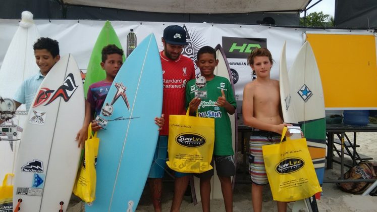 Categoria Estreante: 1o Caio Costa, 3o Gustavo Andrade, 2o HIgor Souza e 4o Felipe Soichr. I Festival de Surf HD & HD Energy Drink, praia de Juquehy. Foto: Divulgação.