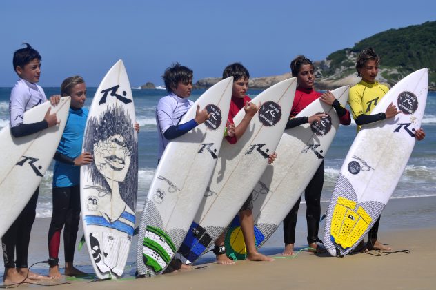 Bateria Grommets Locais Test Ride Rusty Surfboards, praia do Rosa, Santa Catarina. Foto: Caio Guedes.