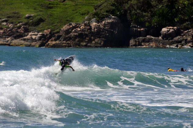 Igor Gouveia Test Ride Rusty Surfboards, praia do Rosa, Santa Catarina. Foto: Caio Guedes.