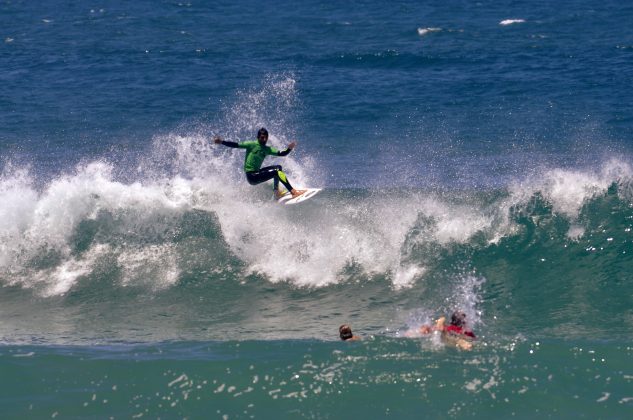 Robson Pinheiro Loja Delucca Test Ride Rusty Surfboards, praia do Rosa, Santa Catarina. Foto: Caio Guedes.