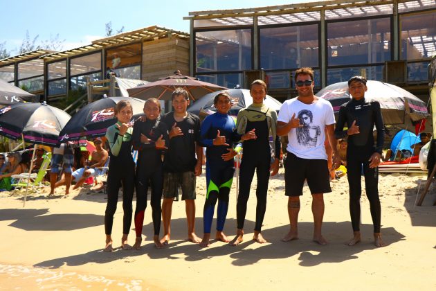 Gordo e grommets Test Ride Rusty Surfboards, praia do Rosa, Santa Catarina. Foto: Cristiano Rigo Dalcin.