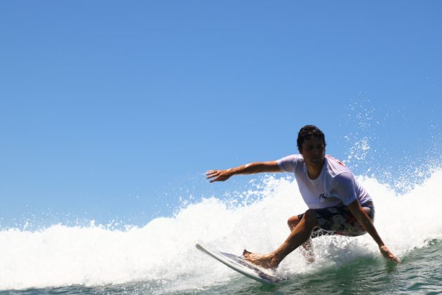 Igor Gouveia Test Ride Rusty Surfboards, praia do Rosa, Santa Catarina. Foto: Cristiano Rigo Dalcin.