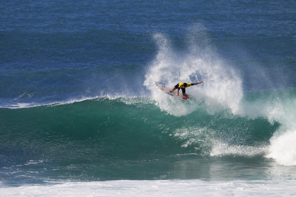 Gabriel Medina durante a Vans World Cup of Surfing 2015, em Sunset Beach, Havaí.