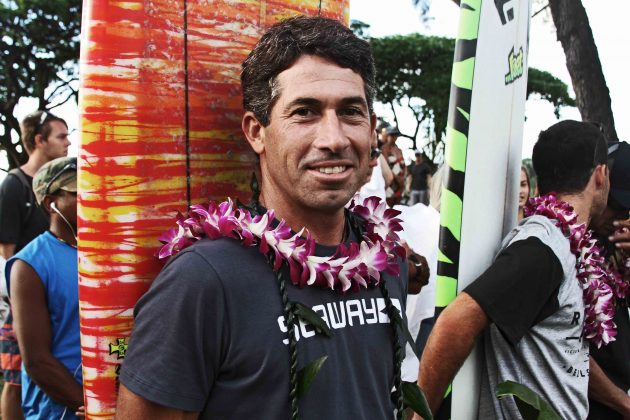 Danilo Couto, Cerimônia de abertura do Quiksilver in Memory of Eddie Aikau 2015, Waimea Bay, Hawaii. Foto: Meninas do mar.