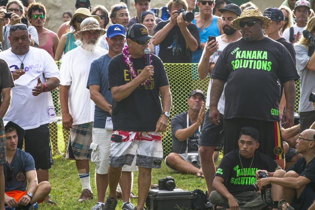 Cerimônia de abertura do Quiksilver in Memory of Eddie Aikau 2015, Waimea Bay, Hawaii. Foto: Renato Henrique.