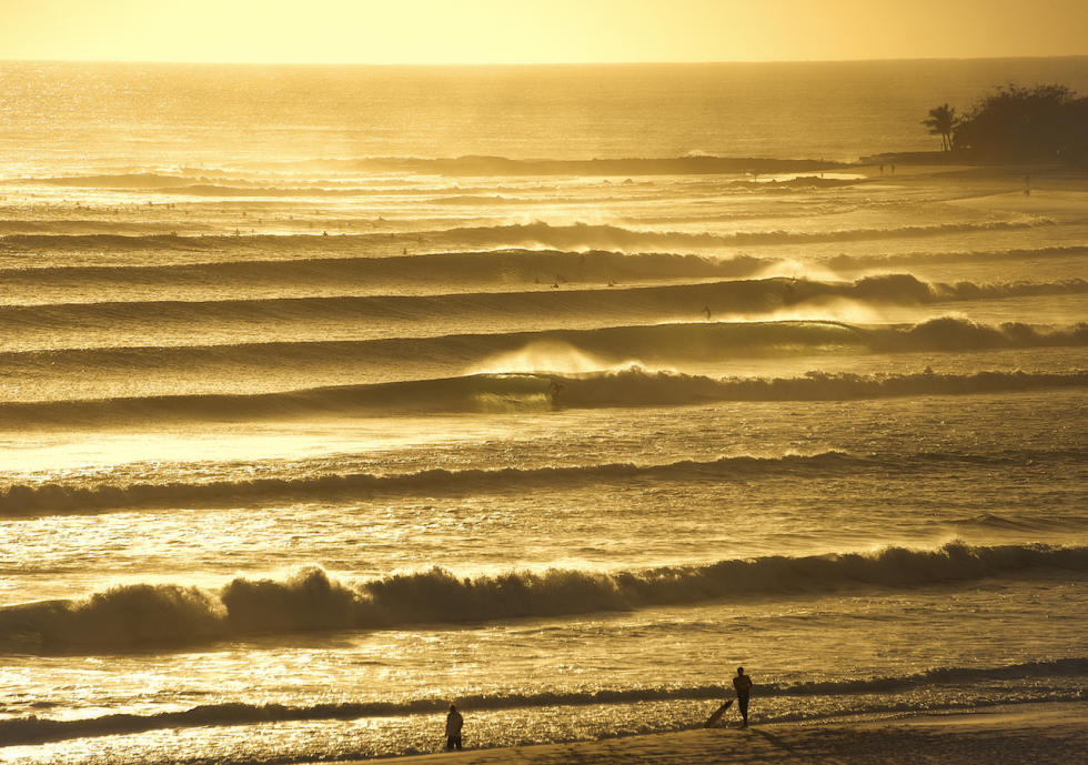 Snapper Rocks oferece direitas extensas, muitas vezes até com seções tubulares.