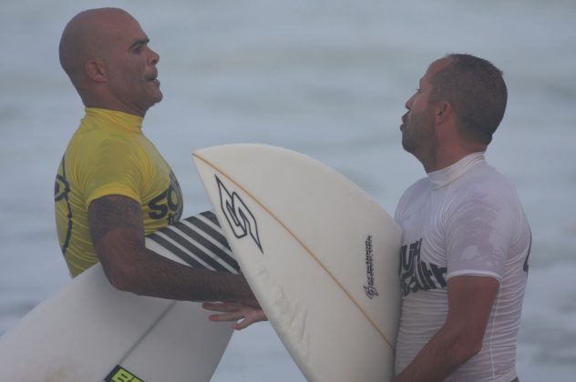 Euden dos Passos e Cristiano Guimarães, Circuito Moçambique Surf 2016, Florianópolis (SC). Foto: Basilio Ruy.