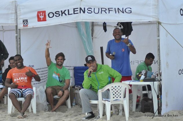 Staff, Jean, Guilherme, Henrique e Rascunho segunda etapa do Arpoador Surf Club. Foto: Bárbara Becker.