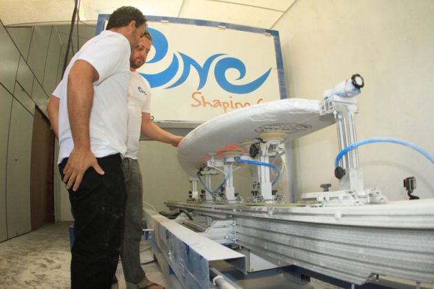 CNC Shaping Co. recebe fabricantes em Ubatuba, em coquetel de lançamento de sua nova máquina de shapes. Foto: Renato Boulos.