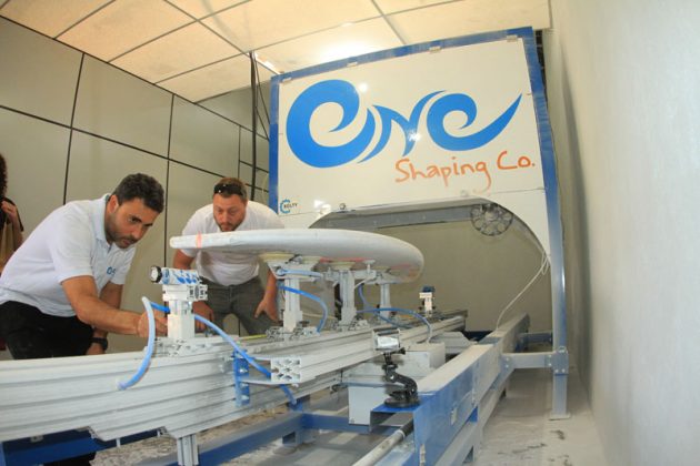 CNC Shaping Co. recebe fabricantes em Ubatuba, em coquetel de lançamento de sua nova máquina de shapes. Foto: Renato Boulos.