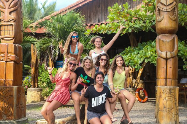 Meninas em Marbella. Trip Only Girls para a Costa Rica. Foto: Phil Rajzman.