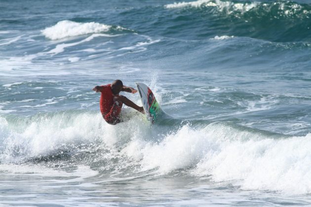 Isaías Silva, Ubatuba Pro Surf 2016, Itamambuca (SP). Foto: Sylvia Lima.