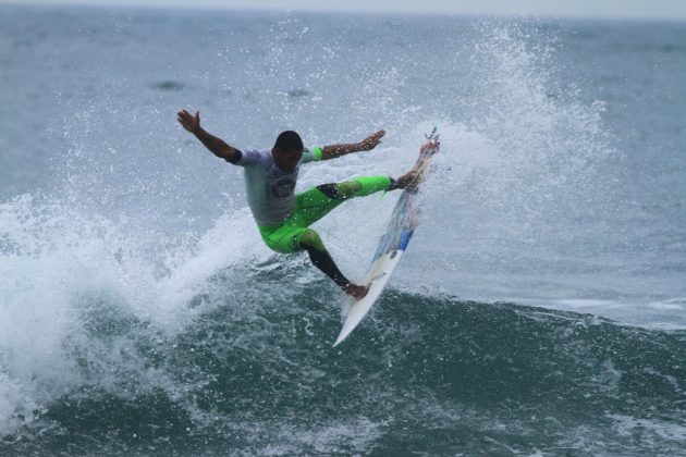 Weslley Dantas, Ubatuba Pro Surf 2016, Itamambuca (SP). Foto: Sylvia Lima.