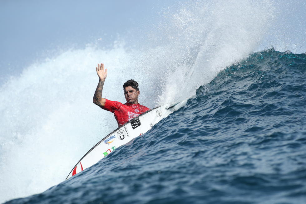 Gabriel Medina durante o Tahiti Pro em 2016.