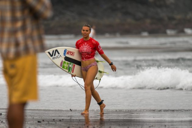 Zoe McDougal, VISSLA ISA World Junior Surfing Championship 2016, Açores, Portugal. Foto: ISA / Evans.
