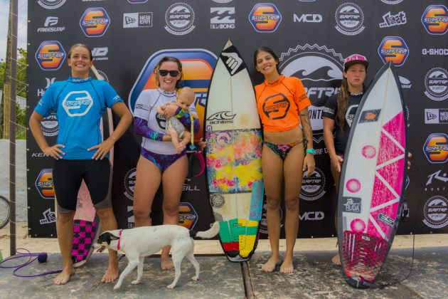 Pódio Feminino Surf Trip SP Contest, primeira etapa, Praia de Maresias, São Sebastião. Foto: Silas Garciar.