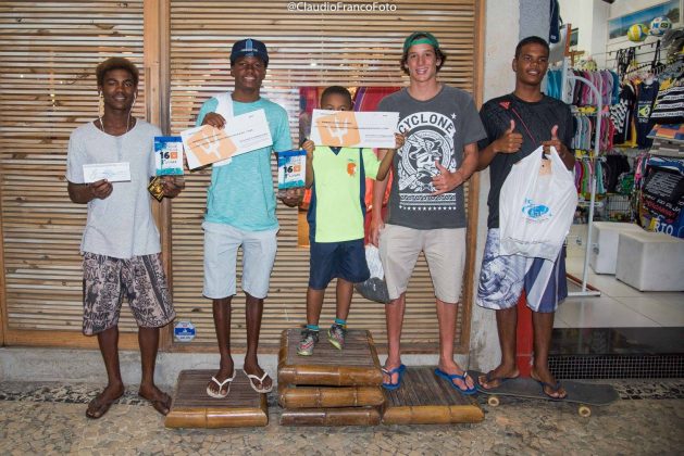 Premiação Mirim quarta etapa do Circuito Arpoador Surf Club, praia do Arpoador (RJ). Foto: Claudio Franco.